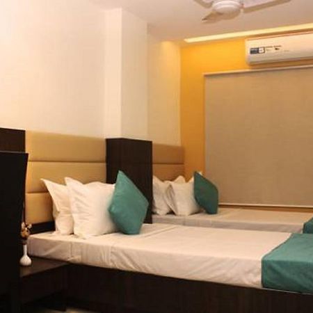 Crest Inn Kolkata Exterior photo