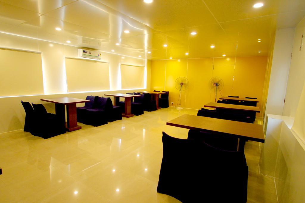 Crest Inn Kolkata Exterior photo