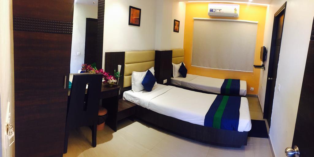 Crest Inn Kolkata Exterior photo