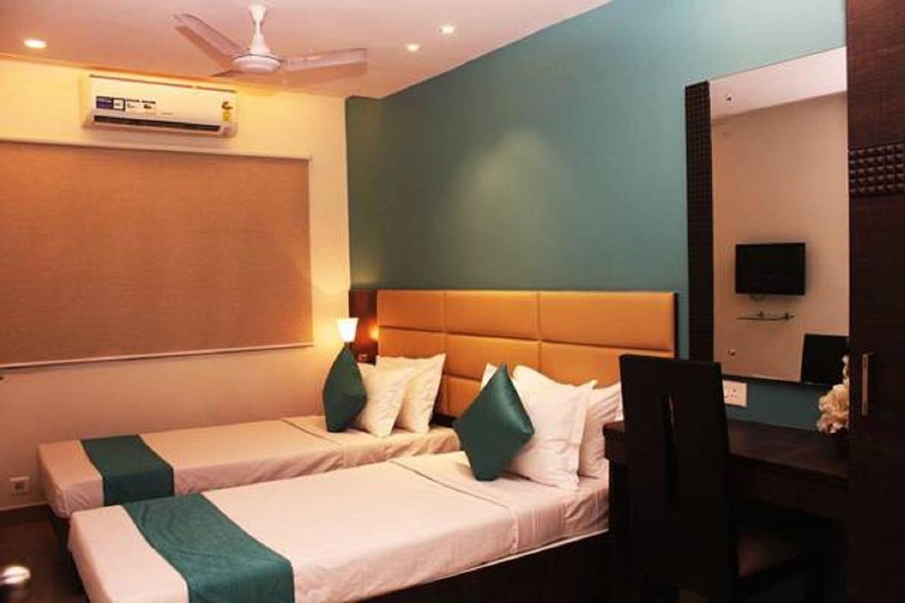 Crest Inn Kolkata Exterior photo